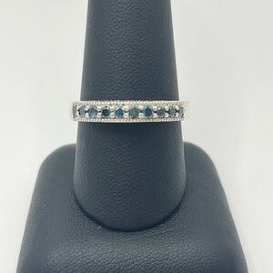 Elegant Silver and Blue Gemstone Ring